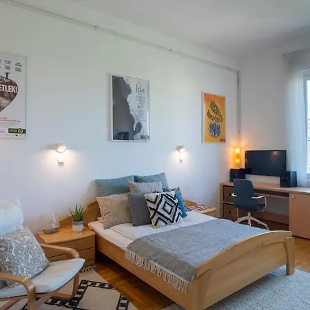 Bright Top Floor Near Downtown Budapest