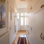 Bright Top Floor Near Downtown Budapeşte