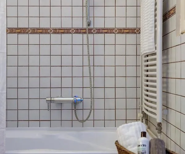 Bright Top Floor Near Downtown Budapest