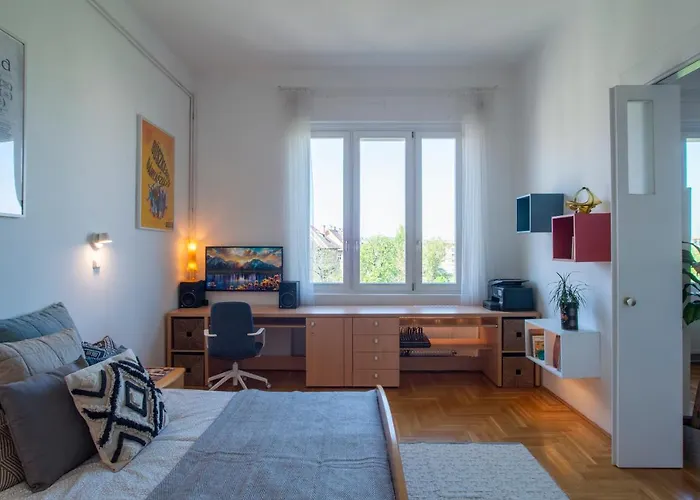 Apartamento Bright Top Floor Near Downtown Budapest